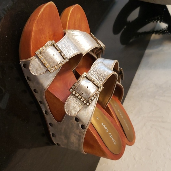 Shoes - Picture 2 of 4